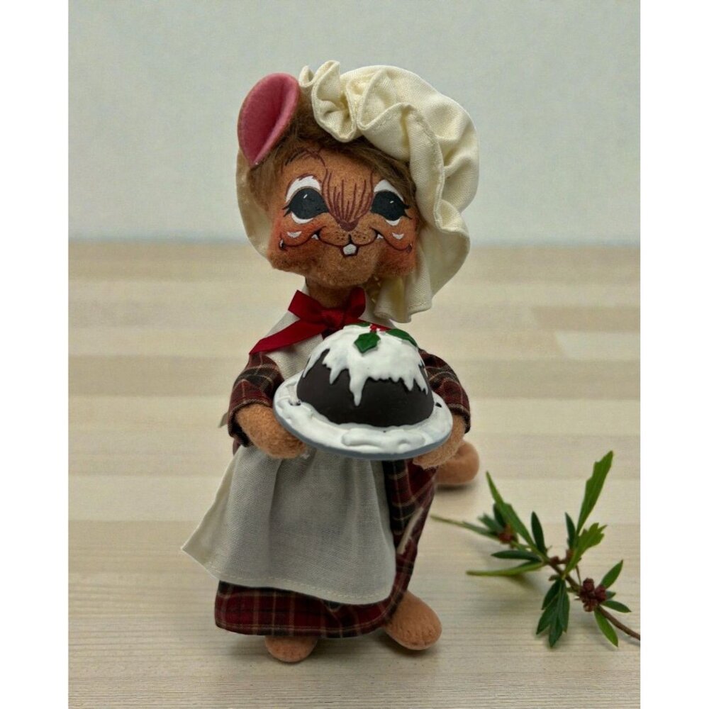 Annalee Storybook Mouse Martha Cratchet Dickens Christmas Carol Doll 2010